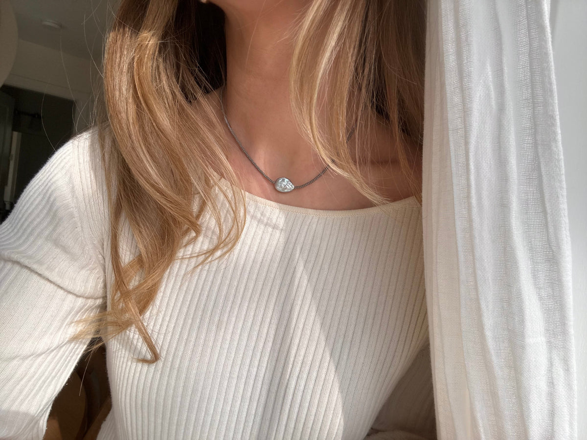 Silver pearl necklace